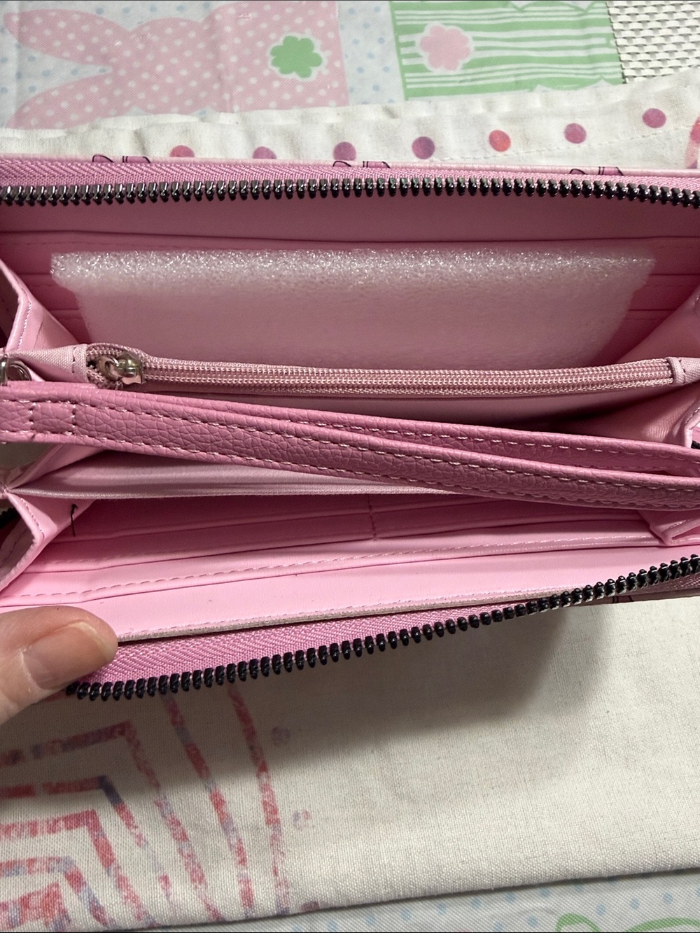 Disney Minnie Mouse Pink Zip-Around Wallet - Picture 3 of 3